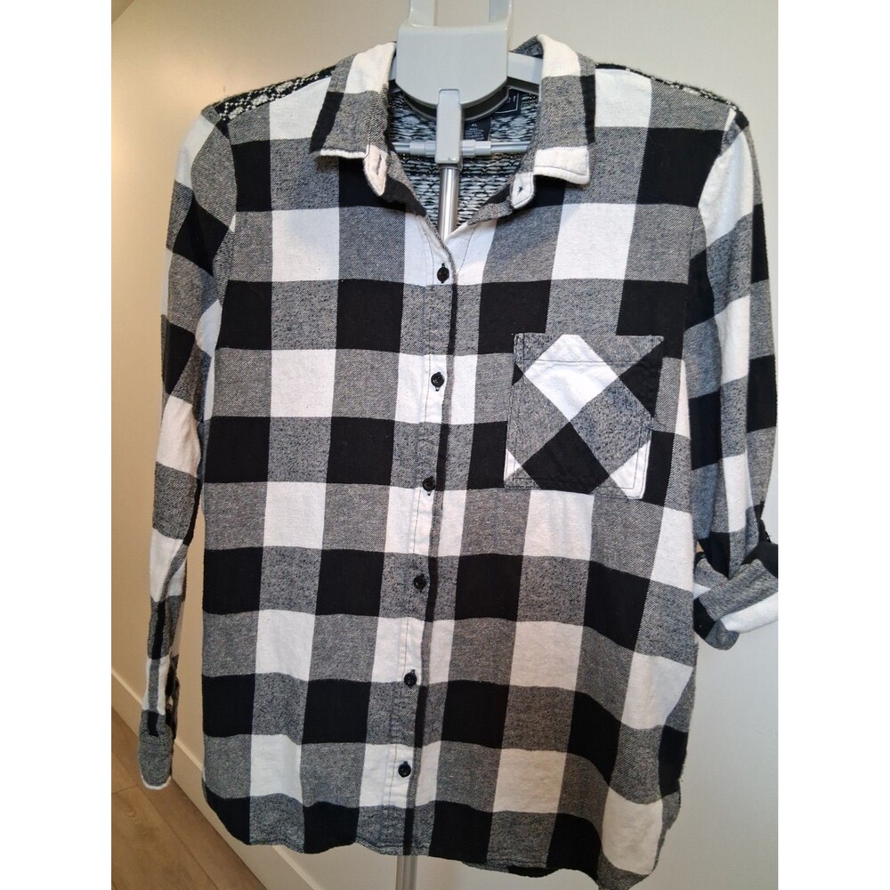 Polly & Ester Plaid Black White Button Down Shirt XL Back Shoulder Knit Accent